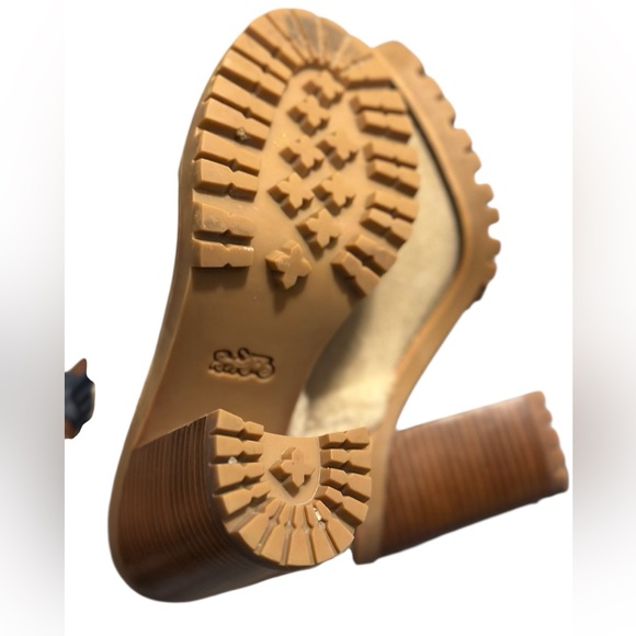 Coach Harlie Suede Bootie Shearing Trim women's 8B - Picture 11 of 15